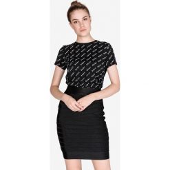 DKNY Koszulka Czarny. Czarne topy damskie DKNY, s, bez wzorów, z elastanu, z krótkim rękawem. Za 195,95 zł.