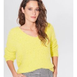 Szenilowy sweter oversize - Zielony. Zielone swetry damskie Mohito, s, bez wzorów, bez rękawów, bez kaptura. Za 119,99 zł.
