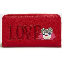 Love Moschino - Portfel. Czerwone portfele damskie Love Moschino, bez wzorów, z materiału. W wyprzedaży za 229,90 zł.