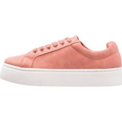Trampki damskie slip on: Pieces PSMONET Tenisówki i Trampki burlwood
