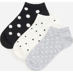 Skarpetki stopki w kropki 3 pack - Jasny szary. Szare skarpetki damskie Reserved, bez wzorów. W wyprzedaży za 19,99 zł.