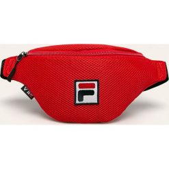 Fila - Nerka. Czerwone nerki damskie Fila, w paski, z poliesteru, casualowe, bez dodatków. W wyprzedaży za 69,90 zł.