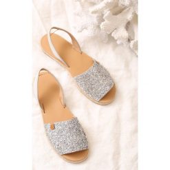 Srebrne Espadryle Theory Of Mind. Szare espadryle damskie Born2be, bez wzorów, z materiału, bez obcasa, na płaskiej podeszwie. Za 49,99 zł.
