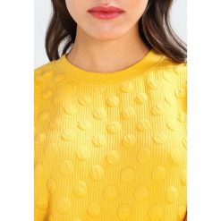 Swetry klasyczne damskie: Louche Sweter mustard