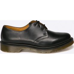 Dr Martens - Półbuty. Czarne mokasyny męskie Dr. Martens, ze skóry, casualowe, z okrągłym noskiem. Za 629,90 zł.