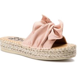 Espadryle REFRESH - 69731 Nude. Różowe espadryle damskie Refresh, z aplikacjami, ze skóry ekologicznej, bez obcasa. W wyprzedaży za 139,00 zł.