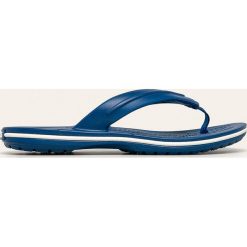 Crocs - Japonki dziecięce. Niebieskie sandały dziewczęce Crocs, z gumy, z okrągłym noskiem, bez zapięcia. W wyprzedaży za 69,90 zł.