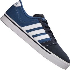 Buty adidas Cloudfoam Super Skate M AW3895. Niebieskie buty sportowe męskie Adidas, na wiosnę, ze skóry, bez zapięcia, adidas cloudfoam. W wyprzedaży za 299,00 zł.