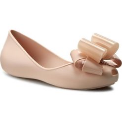 Baleriny ZAXY - Link Ballerina Fem 82038 Beige 90059 W285030. Brązowe półbuty damskie Zaxy, bez wzorów, z tworzywa sztucznego, klasyczne, bez obcasa, na płaskiej podeszwie, bez zapięcia. W wyprzedaży za 119,00 zł.