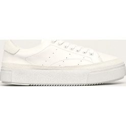 AllSaints - Buty skórzane Trish. Białe buty sportowe damskie AllSaints, bez wzorów, ze skóry, sportowe. W wyprzedaży za 499,90 zł.