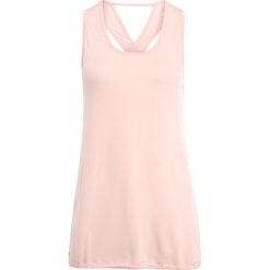 Casall YOGA DRAPE RACERBACK Top lucky pink. Czerwone topy damskie marki Casall, z lyocellu. W wyprzedaży za 129,35 zł.
