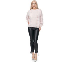 Sweter oversize ażurowy pudrowy. Swetry damskie e-margeritka.pl, s, bez wzorów, z poliesteru, bez rękawów, bez kaptura. Za 119,99 zł.