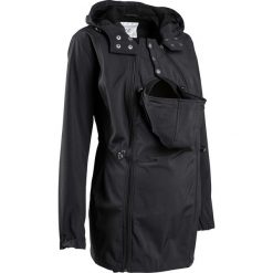 Kurtka softshell ciążowa, z wstawką niemowlęcą na nosidełko, z regulacją obwodu bonprix czarny. Czarne płaszcze damskie bonprix, bez wzorów, z softshellu, moda ciążowa. Za 249,99 zł.
