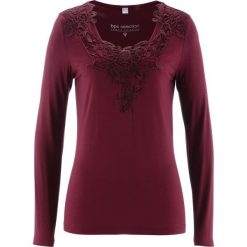 Shirt z długim rękawem bonprix czerwony klonowy. Czerwone koszulki damskie bonprix, bez wzorów, z koronki, bez kołnierzyka, z długim rękawem. Za 79,99 zł.