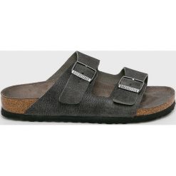 Birkenstock - Klapki. Szare kapcie męskie Birkenstock, bez wzorów, ze skóry. W wyprzedaży za 299,90 zł.