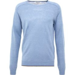 Essentiel Antwerp KNEWEST Sweter blue. Niebieskie bez kategorii Essentiel Antwerp, m, ze lnu. W wyprzedaży za 369,50 zł.