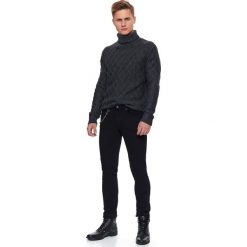 Spodnie denim czarne z łańcuszkiem. Czarne spodnie męskie Top Secret, na zimę, s, bez wzorów, z elastanu, klasyczne. W wyprzedaży za 69,99 zł.