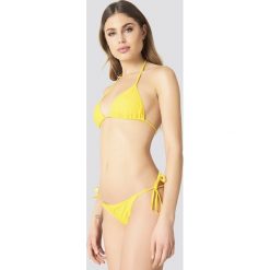 NA-KD Swimwear Dół bikini Triangle - Yellow. Żółte bikini NA-KD Swimwear, w paski. Za 19,95 zł.