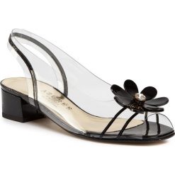 Sandały AZURÉE - Malou F80C Tout Vernis Noir 02. Białe klapki damskie Azurée, bez wzorów, z tworzywa sztucznego, bez obcasa. W wyprzedaży za 539,00 zł.