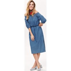 Rozkloszowana sukienka z odkrytymi ramionami. Sukienki damskie Top Secret, na lato, bez wzorów, z lyocellu, eleganckie, bez kołnierzyka, bez rękawów, rozkloszowane. W wyprzedaży za 59,99 zł.