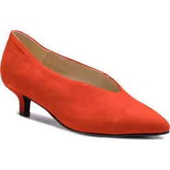 Półbuty VAGABOND - Minna 4711-240-46 Tang Erine. Czerwone półbuty damskie Vagabond, bez wzorów, ze skóry, eleganckie, bez obcasa, na obcasie, bez zapięcia. W wyprzedaży za 269,00 zł.