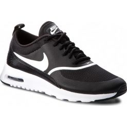 Buty NIKE - Air Max Thea 599409 028 Black/White. Czarne półbuty damskie Nike, na co dzień, bez wzorów, ze skóry ekologicznej, bez obcasa, na płaskiej podeszwie, bez zapięcia. W wyprzedaży za 329,00 zł.