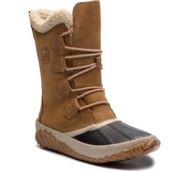 Śniegowce SOREL - Out N About Plus Tall NL3146 Elk 286. Pomarańczowe śniegowce damskie marki Sorel, na zimę, ze skóry. W wyprzedaży za 369,00 zł.