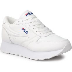 Sneakersy Fila Orbit Zeppa L Wmn 1010311.1FG. Białe półbuty damskie Fila, bez wzorów, bez obcasa, bez zapięcia. W wyprzedaży za 309,00 zł.