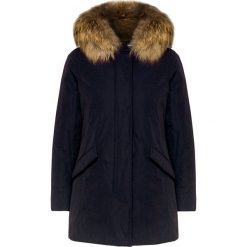 Parka WOOLRICH W'S LUXURY ARCTIC. Niebieskie kurtki damskie Woolrich, s, z puchu. Za 3520,00 zł.
