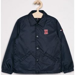Tommy Hilfiger - Kurtka dziecięca 110-176 cm. Niebieskie kurtki chłopięce TOMMY HILFIGER, bez wzorów, z poliesteru, krótkie, bez kaptura. W wyprzedaży za 239,90 zł.