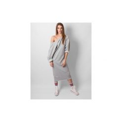 OVERSIZE NECKLINE GREY DRESS. Szare sukienki damskie marki Rest_factory, s, z aplikacjami, z dresówki, z dekoltem na plecach, z długim rękawem, długie, maxi, oversize. Za 249,90 zł.