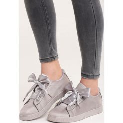 Szare Buty Sportowe Unite. Czarne buty sportowe damskie marki Born2be. Za 59,99 zł.