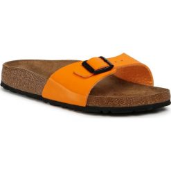 Klapki BIRKENSTOCK - Madrid Bs 1018202 Patent Marygold. Pomarańczowe klapki damskie Birkenstock, bez wzorów, ze skóry ekologicznej, bez obcasa. Za 249,00 zł.