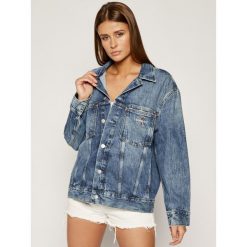 Kurtka jeansowa Calvin Klein Jeans Oversized Denim J20J213162. Niebieskie kurtki damskie Calvin Klein Jeans, m, bez wzorów, z bawełny, bez kaptura. W wyprzedaży za 539,00 zł.