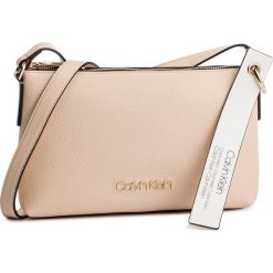 Torebka CALVIN KLEIN - Neat Ew Crossbody K60K605081 064. Brązowe listonoszki damskie Calvin Klein, bez wzorów, ze skóry ekologicznej, bez dodatków. W wyprzedaży za 299,00 zł.