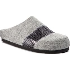 Kapcie DR. BRINKMANN - 320554 Grau 9. Szare klapki damskie marki Dr. Brinkmann, bez wzorów, z tworzywa sztucznego, bez obcasa. Za 149,00 zł.