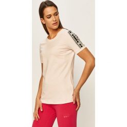 Diadora - T-shirt. Różowe bluzki damskie Diadora, s, z aplikacjami, z bawełny, casualowe, z okrągłym kołnierzem, z krótkim rękawem. W wyprzedaży za 49,90 zł.