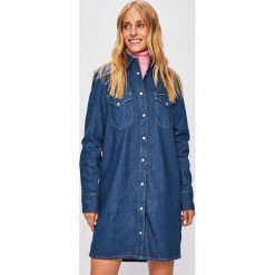 Calvin Klein Jeans - Sukienka. Niebieskie sukienki damskie Calvin Klein Jeans, na co dzień, s, bez wzorów, z bawełny, casualowe, bez kołnierzyka, z długim rękawem, długie, maxi, proste. W wyprzedaży za 269,90 zł.