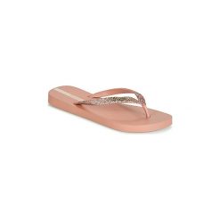 Japonki Ipanema LOLITA III. Różowe klapki damskie marki Ipanema, bez wzorów, bez obcasa. Za 119,00 zł.