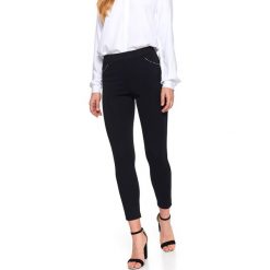 Legginsy z aplikacją. Czarne legginsy damskie Top Secret, z aplikacjami, eleganckie. W wyprzedaży za 69,99 zł.