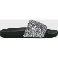 TheWhiteBrand - Klapki. Szare klapki damskie TheWhiteBrand, bez wzorów, ze skóry, bez obcasa, na obcasie. Za 159,90 zł.