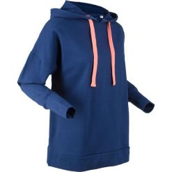 Bluza bawełniana z kapturem oversize, długi rękaw, z kolekcji Maite Kelly bonprix kobaltowy. Niebieskie bluzy damskie bonprix, bez wzorów, z bawełny, z długim rękawem, długie, z kapturem. Za 109,99 zł.