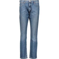 Dżinsy "Larston" - Slim fit - w kolorze niebieskim. Niebieskie jeansy męskie Wrangler, m, w paski, klasyczne. W wyprzedaży za 175,95 zł.
