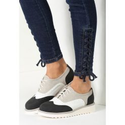 Czarne Półbuty You Better Walk. Czarne półbuty damskie marki vices, bez wzorów, ze skóry, bez obcasa, na sznurówki. Za 89,99 zł.