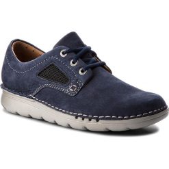 Półbuty CLARKS - Unnature Plain 261320347 Navy Nubuck. Niebieskie półbuty męskie Clarks, na co dzień, bez wzorów, ze skóry, bez zapięcia. W wyprzedaży za 239,00 zł.