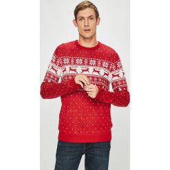 Jack & Jones - Sweter. Czerwone swetry klasyczne męskie marki Jack & Jones, m, z dzianiny, z okrągłym kołnierzem. W wyprzedaży za 99,90 zł.