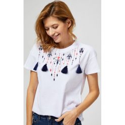 Bluzka z frędzlami. Bluzki damskie Moodo, s, bez wzorów, bez kołnierzyka, bez rękawów. Za 15,99 zł.