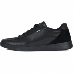 Geox tenisówki męskie Kennet U946FA 043ME 44 czarny. Czarne trampki męskie Geox, bez wzorów, eleganckie, bez zapięcia. W wyprzedaży za 329,00 zł.