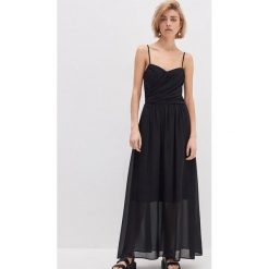 Sukienka maxi - Czarny. Czarne sukienki damskie House, s, bez wzorów, bez kołnierzyka, bez rękawów, maxi. W wyprzedaży za 49,99 zł.