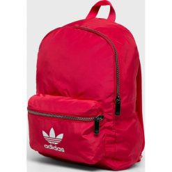 Adidas Originals - Plecak. Różowe plecaki damskie adidas Originals, z nadrukiem, z poliesteru. W wyprzedaży za 119,90 zł.